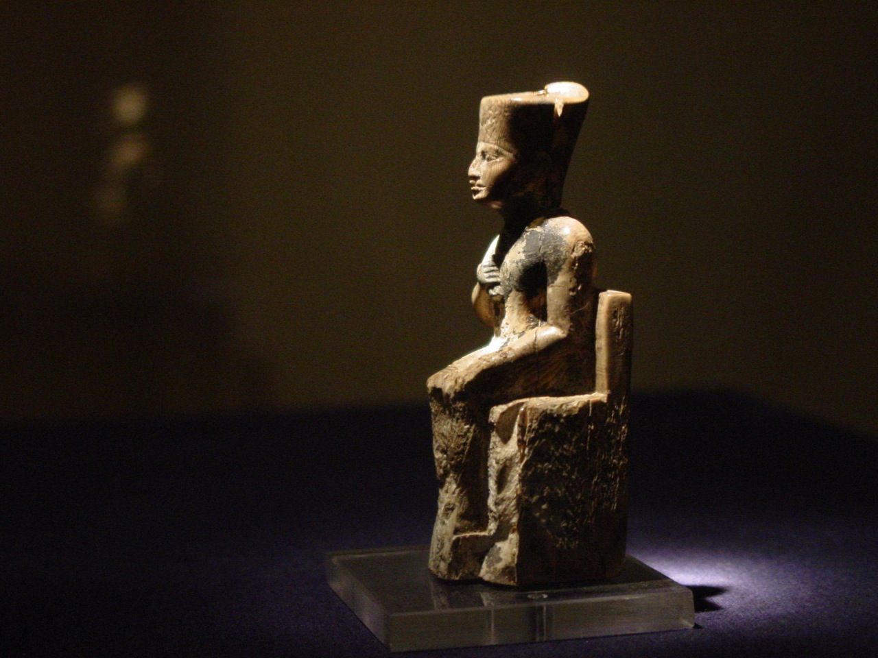 Khufu Statue